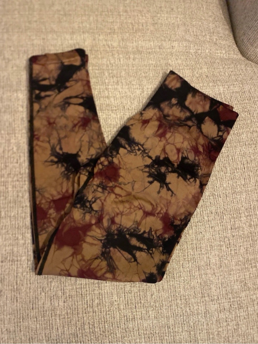 SHEIN Tie-Dye Print Leggings in Brown and Black with Maroon Accents